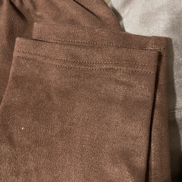 Two pairs of vegan suede Daria Leggings - Picture 4 of 6